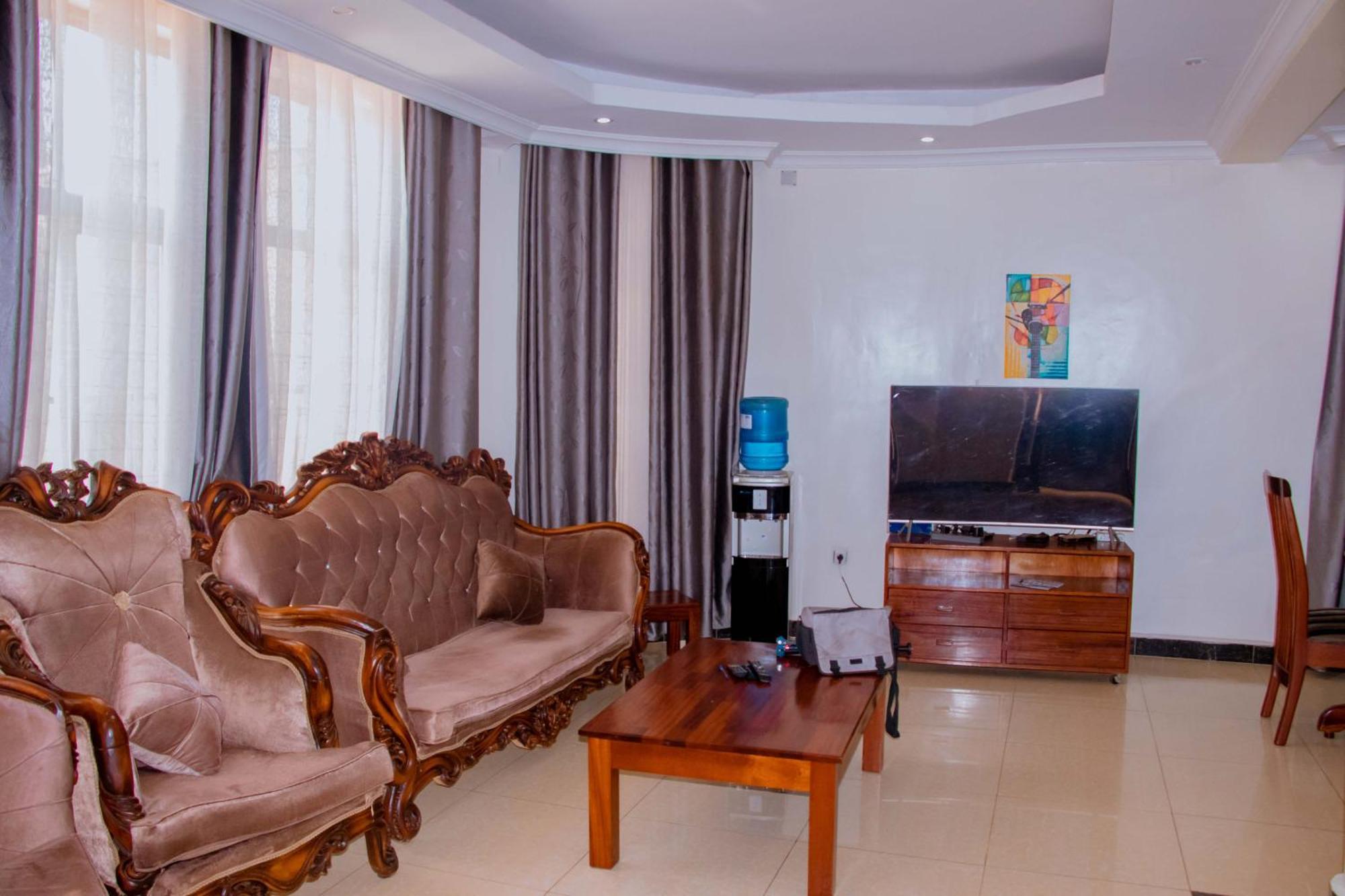 Sunflower Homes Villa Кигали Экстерьер фото